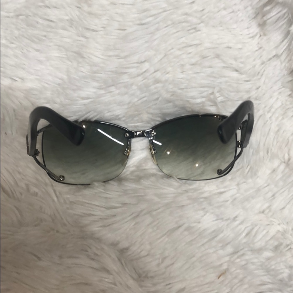 Gucci Sunnies! Super cute,  stylish & Authentic - Picture 2 of 7